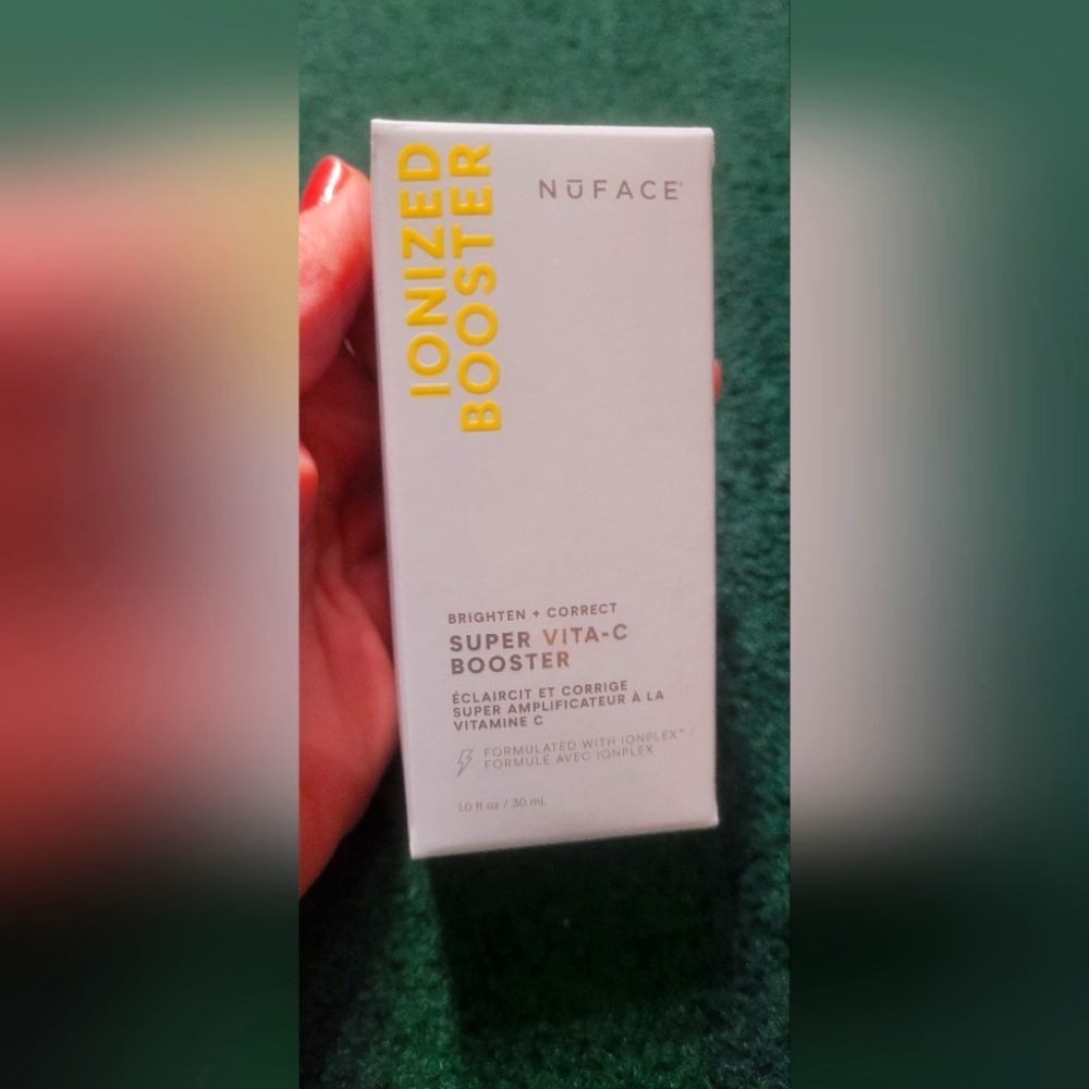 NuFace Brighten + Correct Super Vita - C Booster PLUS BONUS!!!